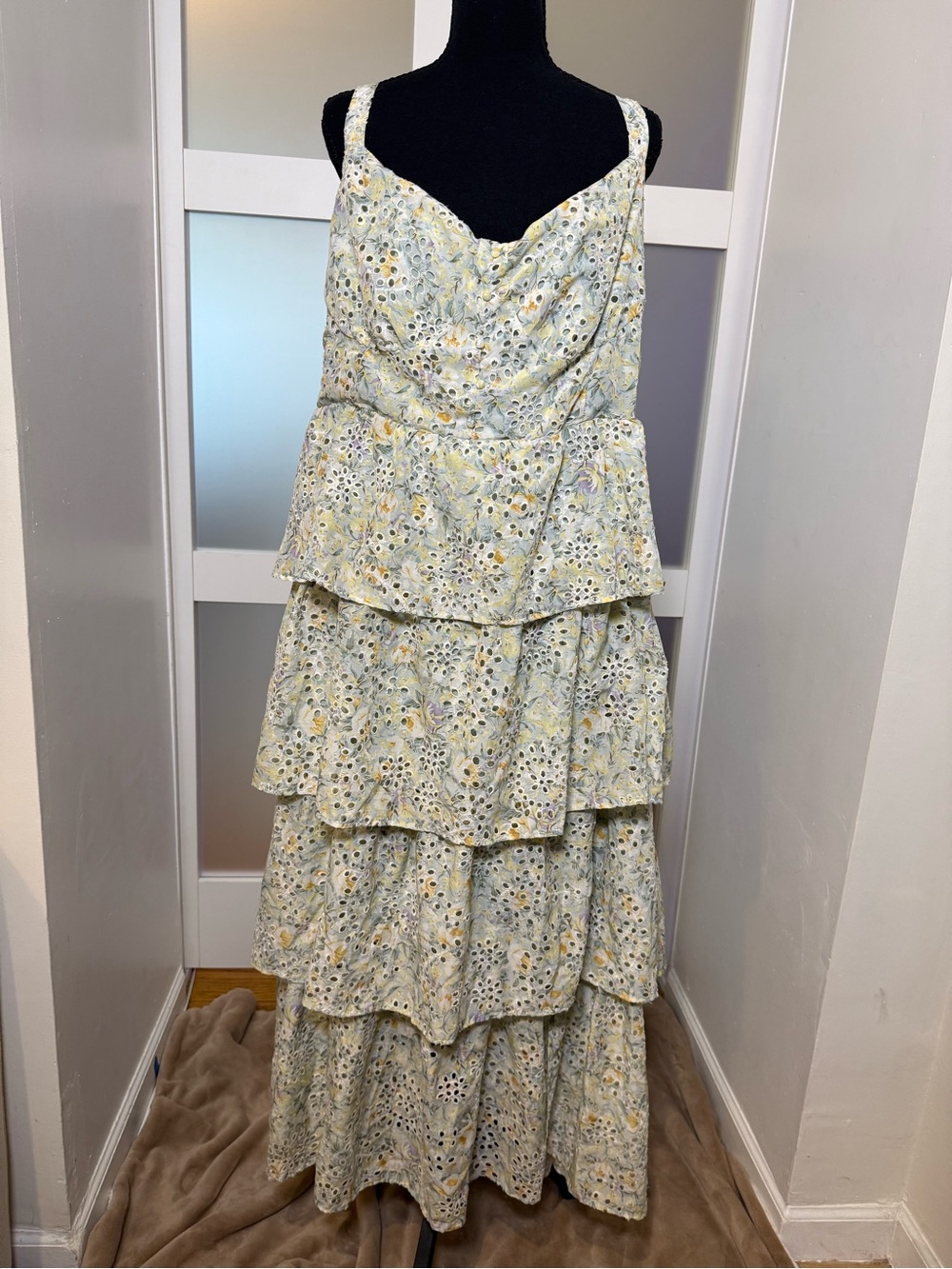 ASTR The Label Midsummer Floral Tiered Maxi Dress, size 2X.